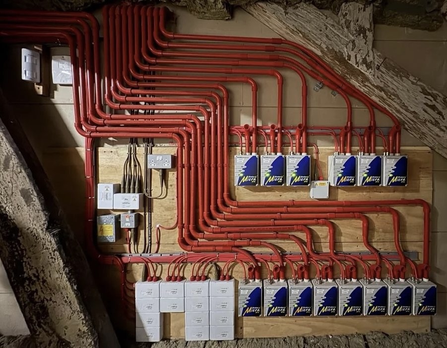 FireSense aspirating smoke detection system and sampling pipework
